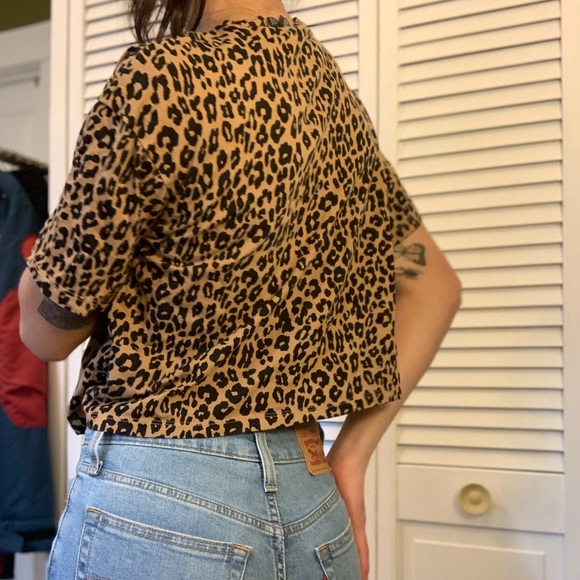 π cheetah print top π - Picture 3 of 4